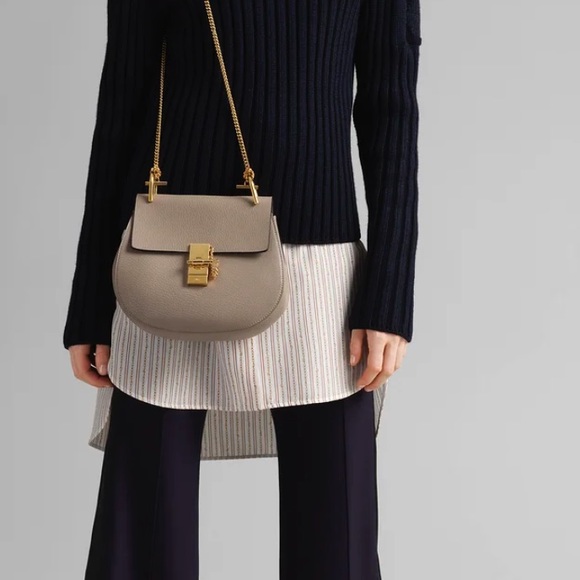 CHLOE | Drew Shoulder Bag in Grained Lamb Skin (MOTTY GREY) - Picture 5 of 12